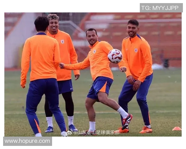 足球明星的休假生活揭秘他们如何平衡训练与放松的时间安排 足球明星的休假生活揭秘他们如何平衡训练与放松的时间安排