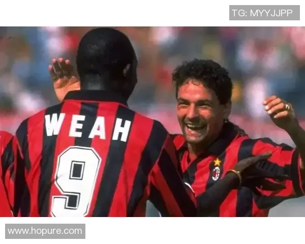 足球明星背什么包最时尚最实用让你也能成为潮流引领者